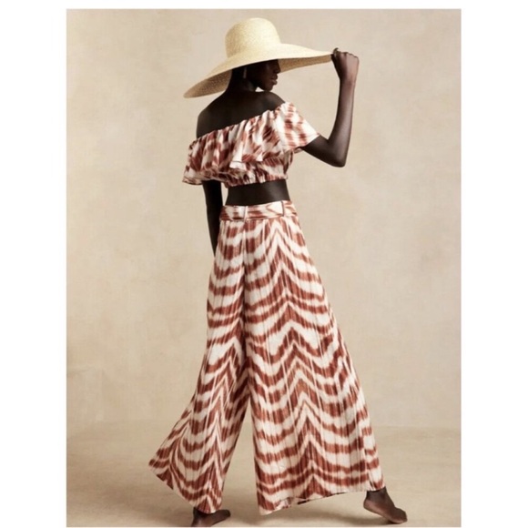 Banana Republic Red and White Off-Shoulder Women's Top - Picture 2 of 6